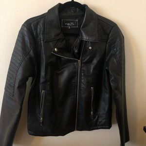 Like new women’s faux leather jacket